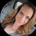 Wendy Hollenbeck's Instagram, Twitter & Facebook