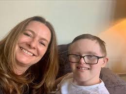 Anna Ostrowski's Instagram, Twitter & Facebook