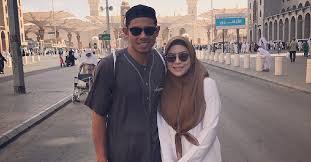 Semalam sempat lagi kita jemput zira ayub datang meletop untuk main game spicy truth or dare yang dibawakan oleh mcdonald's dengan nabil. Tampil Berhijab Penampilan Baru Isteri Nabil Ahmad Zira Ayub Dipuji Peminat