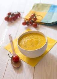 Découvrez les meilleurs potages tout en réchauffant le coeur de vos invités avec nos recettes simples et délicieuses. Veloute De Courgettes Jaunes Au Chevre Frais A Partir De 9 Mois Veloute Courgette Courgettes Jaunes Recette Courgette Jaune
