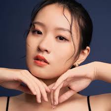 Tommy Chou 周湯米| . 拍攝那天陪我們一起長大的朋友離世了那個跟我同一天生的祢不用一直體諒別人了. Model: Judy  @judylai2000 MUA: Mia @