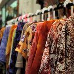 Batik jumputan yang dibuat dengan menggunakan bahan pewarna alami pasti akan memiliki tingkat keawetan dan gradasi warna yang justru sebelum mulai membuat batik jumputan cari tahu dahulu yuk berbagai macam alat dan bahan yang dibutuhkan untuk menunjang proses pembuatannya. Panduan Membuat Dan Memproduksi Pakaian Batik Jasa Konveksi Seragam Sekolah Kantor Dan Komunitas