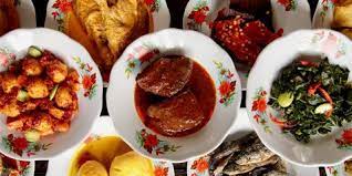 Tapi fokus 'liputan' saya kali ini sama nasi dan satu menu signature masakan padang yang pernah dinobatkan sebagai makanan terlezat di dunia oleh cnn di tahun 2011 (world's 50 most. 15 Masakan Khas Padang Yang Nikmatnya Nendang Banget Kapanlagi Com