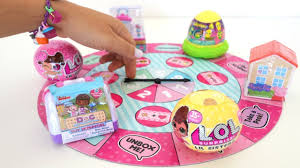 Un juego gratis en linea para vestir, peinarse y maquillarse como una muñeca lol sorpresa. Totoykids Y El Juego De Las Munecas L O L Quien Consigue Mas Juguetes Ninos Contra Ninas E Sports No 1