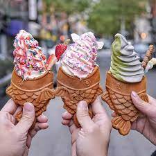 We Don T Need To Fish For Compliments Taiyakinyc We Re Showing Berrydana Around To All The Cool Dessert Place Nyc Dessert Nyc Dessert Places Cafe Food