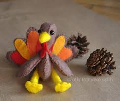 So Cute Make Your Own Turkey Softies As Toys Decorations Or Ornaments Free Printable Pattern Stuffe Thanksgiving Crafts Felt Ornaments Patterns Felt Crafts