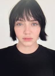 Luisa Lima's Instagram, Twitter & Facebook