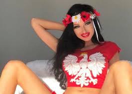 Znana z powiększonych różnych części ciała celebrytka wróciła do naturalnego rozmiaru ust. Godlewska W Koronkowej Bieliznie Kusi Na Instagramie Po Raz Kolejny Prowokuje Obcas Pl