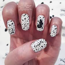 See more ideas about cruella, cruella deville, cruella de vil. Kirsty J On Twitter Cruella De Vil Nails Cruella Disney Nails