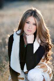 Beautiful Senior Pose Lighting Long Hair Styles Long Hair Women Senior Pictures Hairstyles