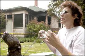 Слоны, медведи, львы, и тигры. Dog Alerted Master To Blaze The Daily Chronicle