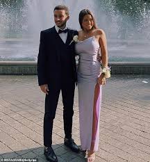 By ross mcdonagh for dailymail.com. Kelly Ripa S Daughter Mocks Mom S Instagram Belfies Daily Mail Online