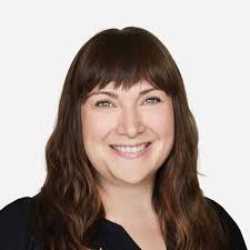 Diana Batten's Instagram, Twitter & Facebook