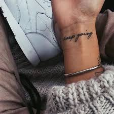 Lavinia Mihaella Adli Kullanicinin Tattoos Panosundaki Pin Dovmeli Kadin Anlamli Dovmeler Mini Tattoos