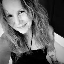 What suggestions are there for helping with scarring and itch from burns?