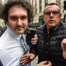 Je verveelt je geen moment met hem': succesauteur Michael Lewis over de  gevallen cryptogoeroe Sam Bankman-Fried