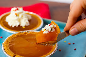 Trouvez les thanksgiving jello images et les photos d'actualités parfaites sur getty images. Miniature Pumpkin Pie Shots Will Get You The Cutest Type Of Drunk Watch