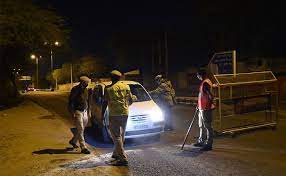 A proposal for imposing night curfew is under consideration. Delhi Night Curfew Delhi 10 Pm To 5 Am Night Curfew From Today See Who Is Exempt