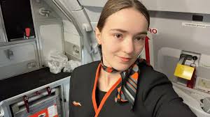 Admiring a beautiful woman's photo and poetic description