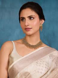 Timeless Grace Temple Necklace Set