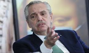 Fernández habló con familiares de rehenes en Israel mientras trabaja en su  liberación