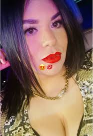 I R I S S A E N Z 💋 (@iris.saenz)