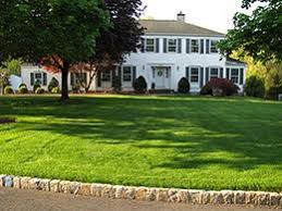 Are you searching for lawn service near me? Organic Lawn Treatment Lawn Care Referrals Greener Lawns