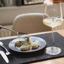 Zarte Hechtklosschen In Dillsauce Rezept In 2020 Klosse Deutsche Kuche Rezepte