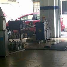 Proton menambah jumlah cawangan pusat servis kereta yang dibuka 7 hari seminggu di beberapa lokasi di bawah untuk menambah baik servis dan waktu yang ada untuk pengguna kereta proton melakukan servis berkala dan mengutarakan masalah mengenai kereta proton kepada pihak proton. Pusat Service Kereta Bbs Batu Caves Selangor