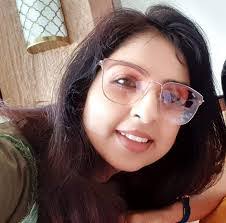 Meenu Verma's Instagram, Twitter & Facebook