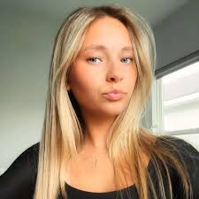 hii! my name is ava and I'm from mahomet, il. i am planning to major in  psychology! if I get in, ucf is my top choice! i love playing tennis,  shopping, going