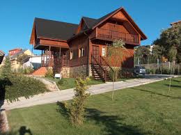 Construye tu casa de madera a medida entendemos que cada casa obedece a unas necesidades únicas y por tanto, nosotros fabricamos casas de madera a medida para que se ajusten completamente a esas necesidades. Ventajas De Comprar Casa De Madera