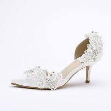 Le scarpe ti accompagnano letteralmente all'altare nel giorno del fatidico sì, la scelta quindi del modello è. Scarpe Sposa Giarre