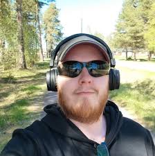 Can anyone point me to somewhere that explains what aristocrat decks and go  wide decks etc etc actually mean? Those are just examples by the way