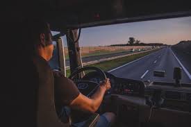 De la 6 februarie 2015, minorii cu vârsta de până la 12 ani sau înălţimea sub 135 de centimetri vor trebui transportaţi în scaune speciale. Noile Reguli Privind Timpul De Condus È™i OdihnÄƒ Al È™oferilor IntrÄƒ In Vigoare AstÄƒzi Trans Info