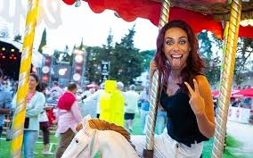 A tvi e a endemol informam que a concorrente do programa dança com as estrelas, laura figueiredo, se lesionou durante os ensaios na semana passada, e, por aconselhamento médico, terá de abandonar o programa. Filomena Cautela Revela Erro Caricato Na Primeira Edicao De Morangos Com Acucar Vip Pt