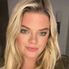 Abbie Dunn (@abbiedunnwrites) • Instagram photos and videos