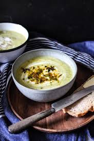 Veloute De Courgettes Au Curry Royal Chill Blog Cuisine Voyage Et Photographie Recette Recettes De Cuisine Courgette Curry Veloute Courgette
