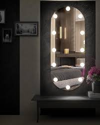 Hollywood Mirror With Bulbs