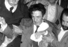 Berlinguer miał osobowość surową i skromną, ale charyzmatyczną i pomimo trudności, z jakimi borykała się pci. Trentasei Anni Fa Berlinguer Si Accascio Sul Palco Di Padova Da Quel Momento E Cambiato Tutto Farodiroma