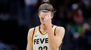 Người hâm mộ WNBA lo lắng về Caitlin Clark sau khi cô xuất hiện trong một video gần đây xuất hiện trên mạng xã hội