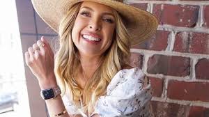 Lindsie Chrisley Hustles For Netflix Special