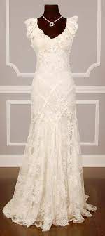 Monique Lhuillier Ivory Lace Chantilly Couture Bridal Go Formal Wedding Dress Size 2 Xs 49 Off Retail Chantilly Lace Wedding Dress Wedding Dresses Lace Wedding Dresses