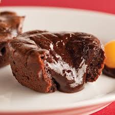 Mini Fondants Decadents Au Chocolat Desserts Food Dessert Buffet