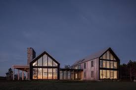 Photo 12 Of 12 In One Couple S Contemporary Coastal Retreat In 2020 Barn Style House Modern Meets Traditional Coastal Retreat