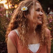 Sarah Kitslaar's Instagram, Twitter & Facebook