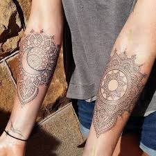Some sun mandalas have the symbol of the sun in the center with other images or shapes, like the moon or stars in the outer circles. Mandala Moon Sun Tattoo Novocom Top