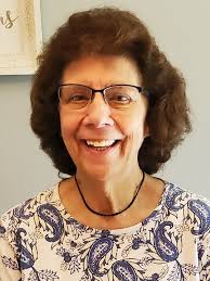 Lori Pileggi's Instagram, Twitter & Facebook