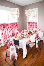 Amei Esta Decoracao Com O Tema Pizza Muitas Fofuras Nesta Festa Voces Nao Acham Imagens Retiradas Do Site Anders Ruff Lindas Id Pizza Party Birthday Kids Party Decorations Pizza Party