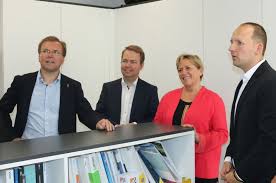 Mit einem vollen haus begrüßte der stadtverband der cdu reutlingen beim diesjährigen neujahrsempfang die kultusministerin susanne eisenmann im tagungszentrum der firma heinrich schmid. Cdu Ehningen Aktuelles Blog Fit Fur Die Zukunft Talkrunde Mit Kultusministerin Dr Susanne Eisenmann Zum Thema Ausbildung